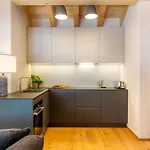 Britannia Penthouse サース フェー
