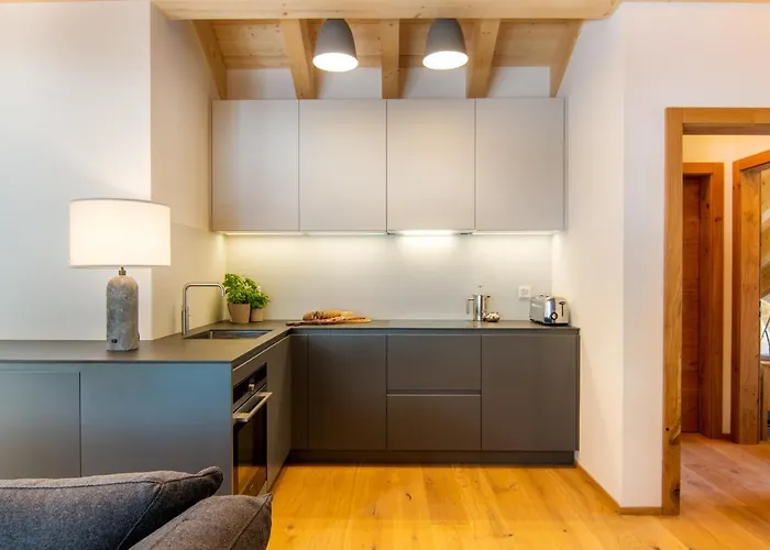 Britannia Penthouse サース フェー